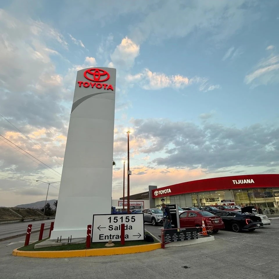 Tótem corporativo para Toyota